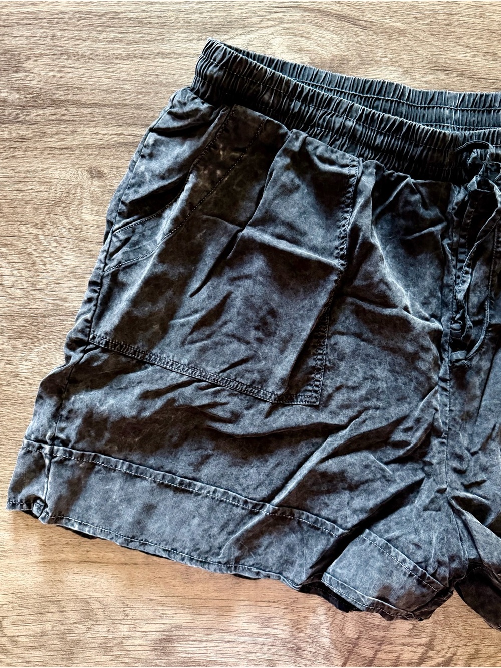 Charcoal lightweight shorts - Picture 3 of 7